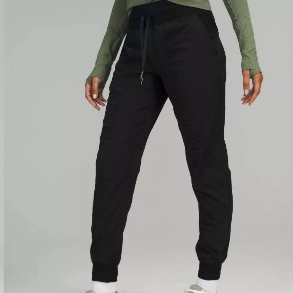 Lululemon Women's Size 6 Black Dance Studio Mid-Rise Jogger Pants NWOT